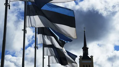 Руски дрон се удари в комина на електроцентрала в Естония