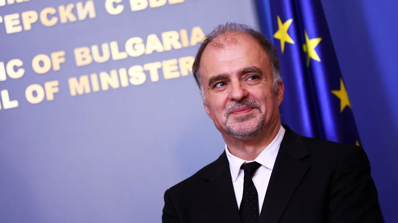 Проверяват финансирането на певеца Иво Аръков от НФ "Култура"