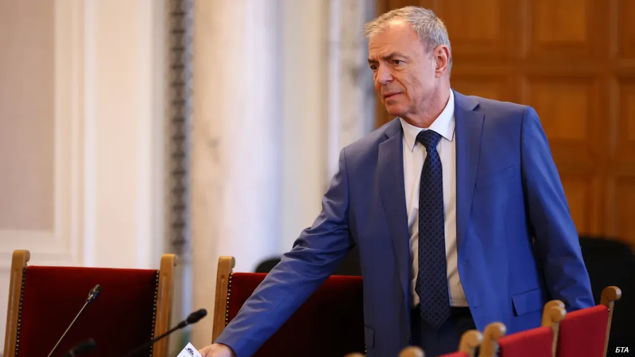 Заради предизборна агитация в училище: Уволняват учителка в Ловешко