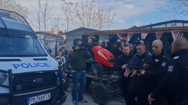 Пуснаха без обвинение общинския съветник, задържан със списъци с имена