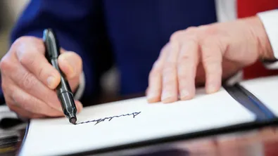 Тръмп влиза в долара: подписът му ще се появи върху американските банкноти