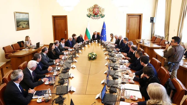 Обмислят създаването на щаб за справяне с кризата с горивата