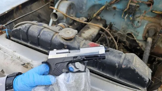 Иззеха 19 кг канабис в бидони и незаконно оръжие в Монтанско (СНИМКИ)