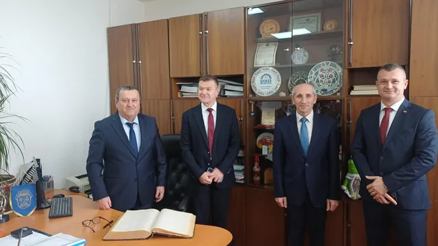 Адемов: По 500 заявления на час получаваме за помощта от 20 евро