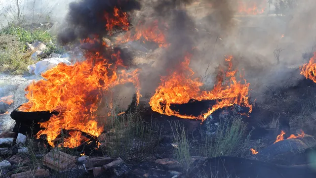57 пожара за денонощие в страната