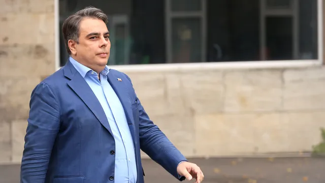 Асен Василев от Бургас: Пари има, стига да не се крадат