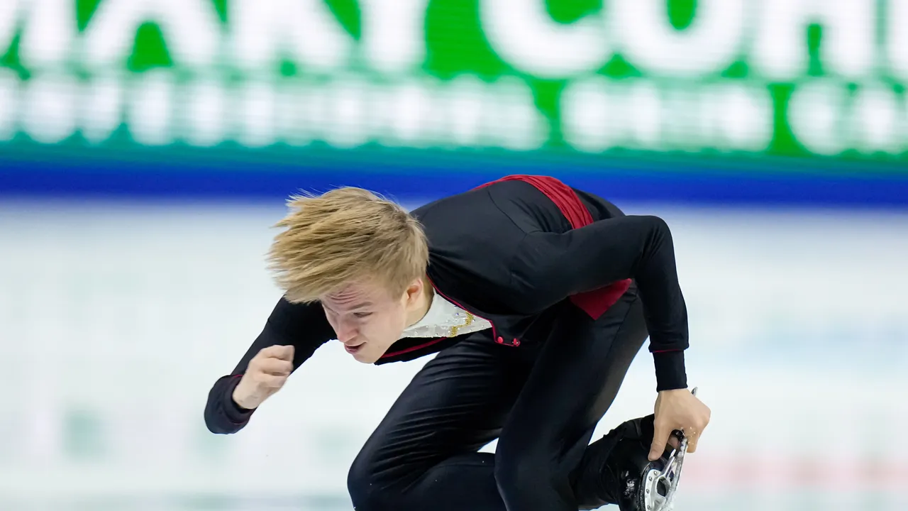 Малинин с трета световна титла по фигурно пързаляне