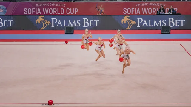 В очакване: Българският ансамбъл излиза за златния медал