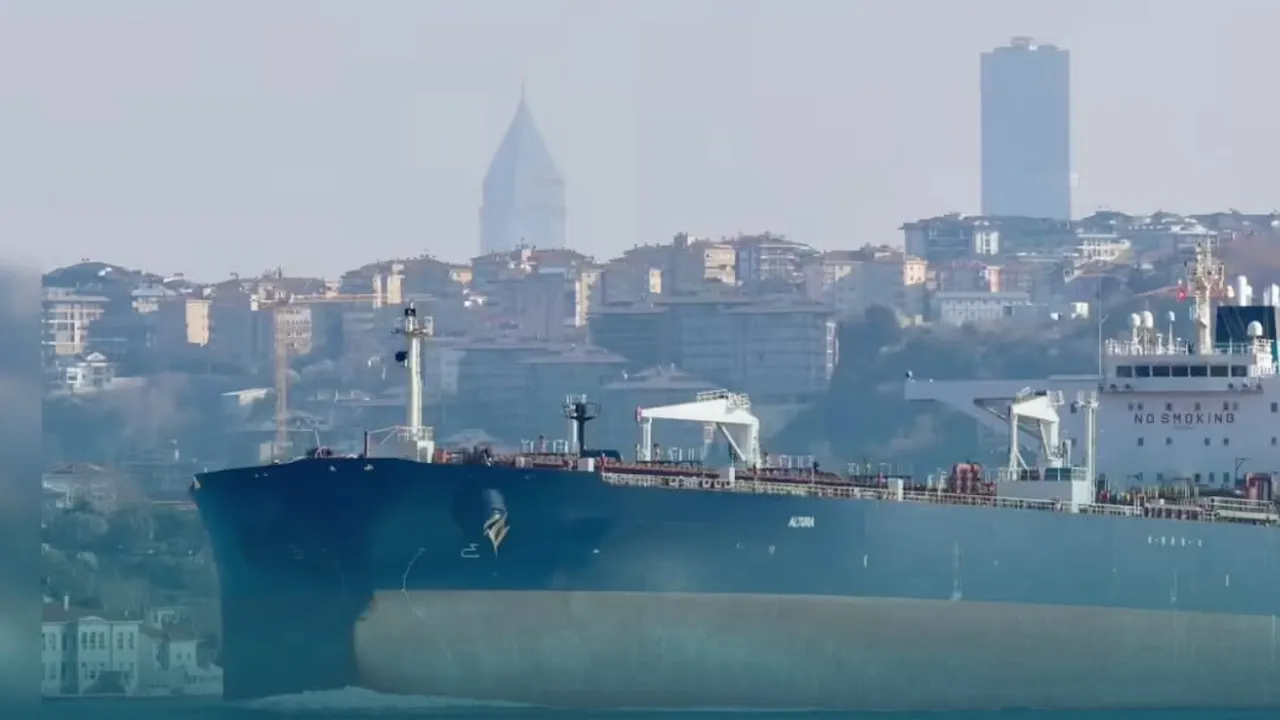 Руски танкер пробива блокадата на Куба: САЩ отстъпват в последния момент