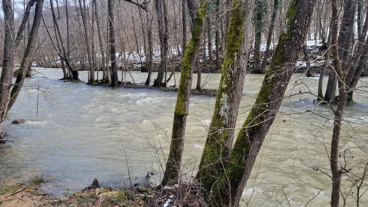 След преливането на Черни Лом: Екипи на Агенцията за социално подпомагане са в с. Априлово