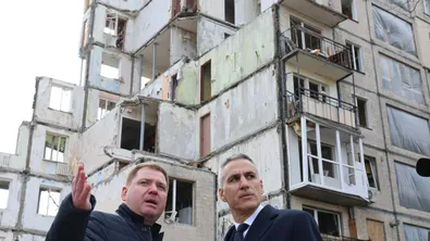 В Киев Гюров посети сграда, атакувана с дронове