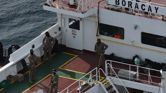 Затвор и 150 000 евро глоба за капитана на руски танкер, превозвал петрол за Индия