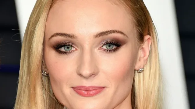 Заради контузия на Софи Търнър: Спряха снимките на новия сериал за Лара Крофт