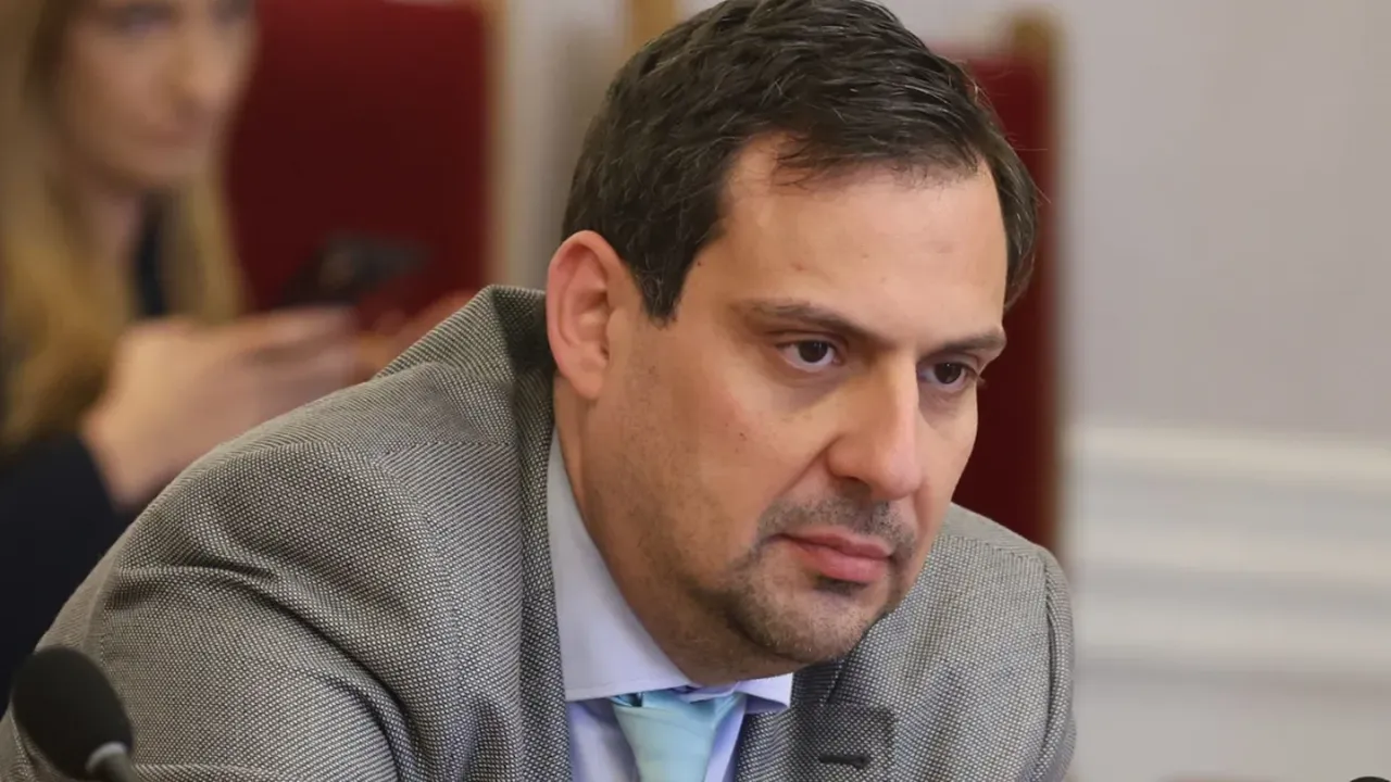 Бенчев: Цените на бензина и дизела растат заради рязкото поскъпване на суровия петрол