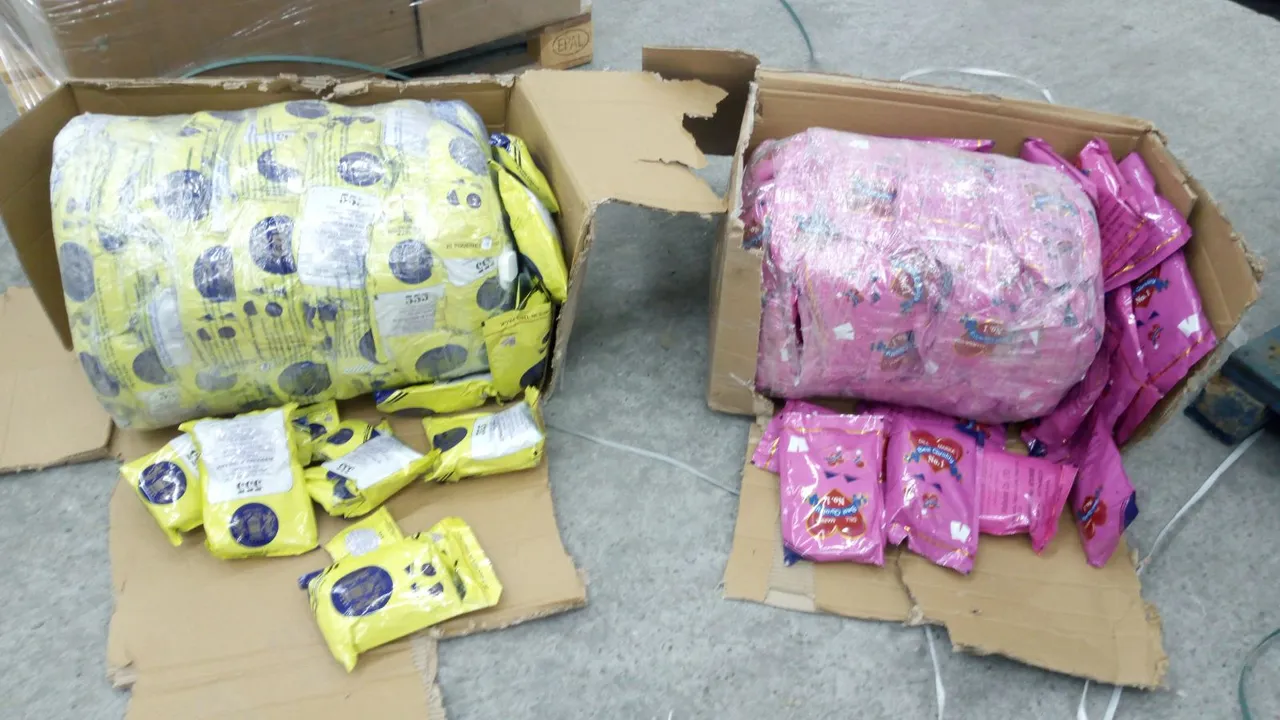 Конфискувани са хиляди кутии паучове и 400 кг тютюн за наргине