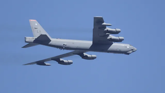 САЩ разполагат бомбардировачи B-52 над Иран за първи път