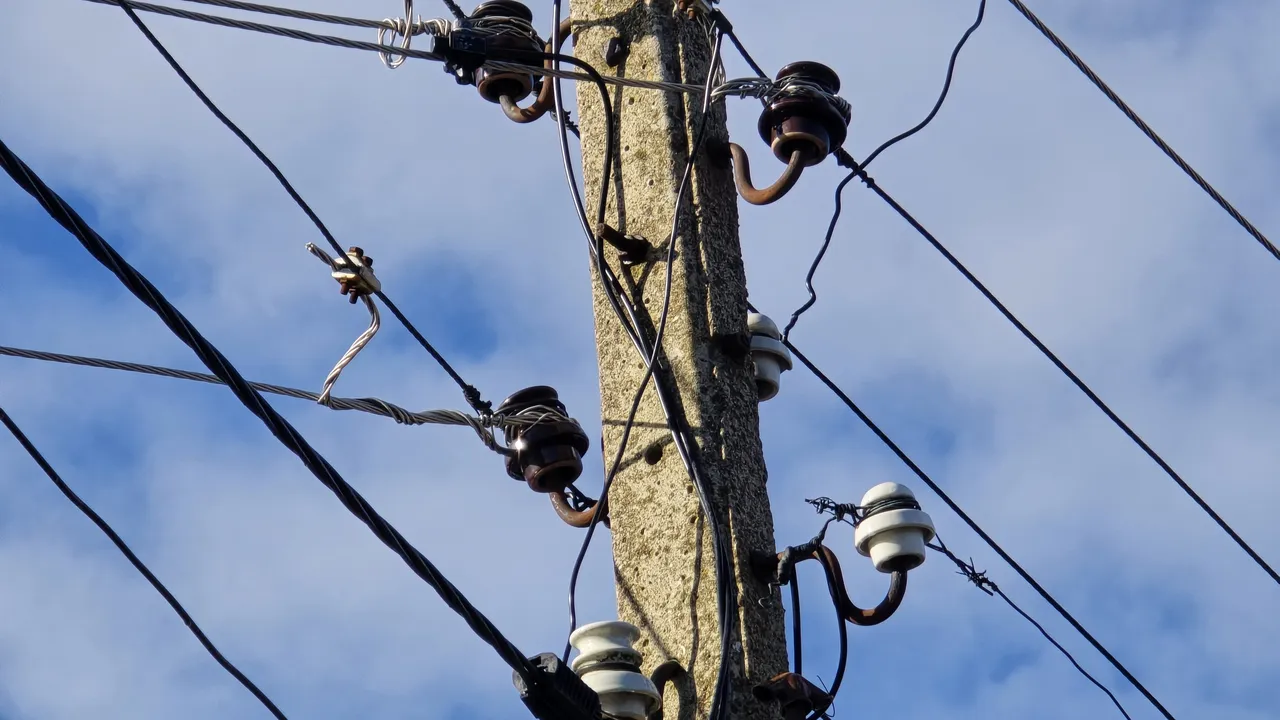 След авария с парното, центъра на София остана и без ток