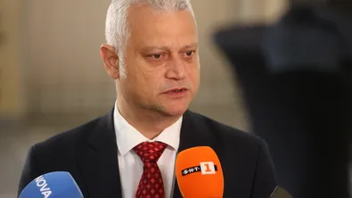 Дечев за рокадата в НИК: Начело трябва да застане човек с опит