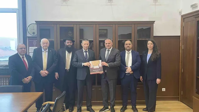 Сарафов обсъди борбата срещу антисемитизма с еврейската общност у нас