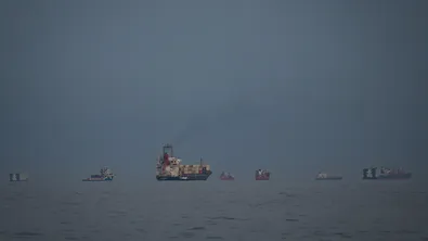 Иран порази петролен танкер край Катар и летище в Кувейт