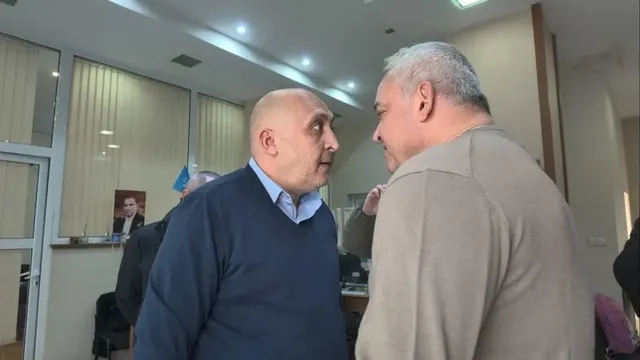 (Видео) Двама мъже си говорят за трети: Словесният сблъсък между Демерджиев и Мюмюн