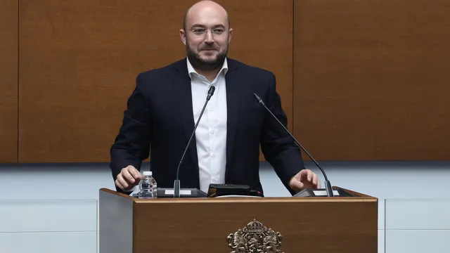 Георги Георгиев с „жълт картон“ за Гюров и апел за "опичане на акъла"