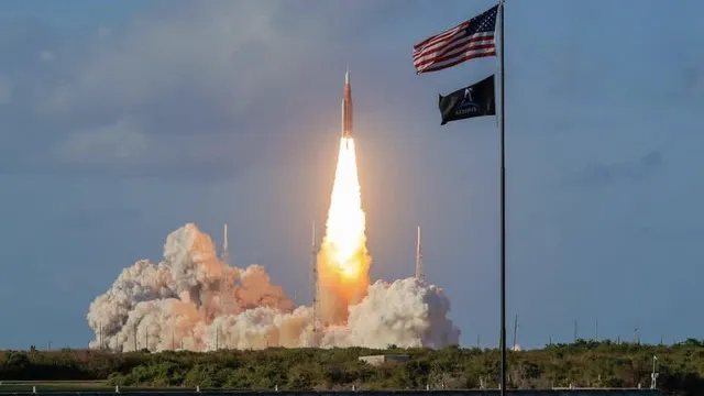 Човекът се връща към Луната: първа пилотирана мисия отвъд орбита от над 50 години