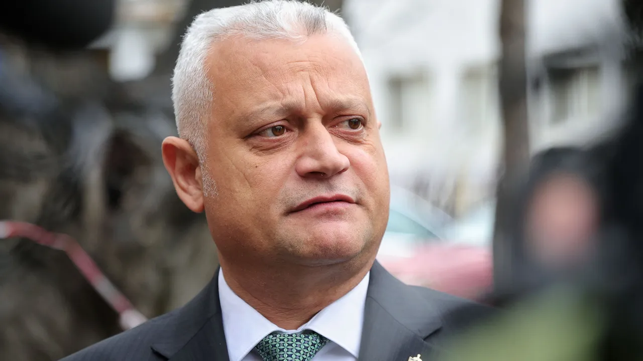 Дечев: Откриваме списъци с имена дори във фризьорски салони