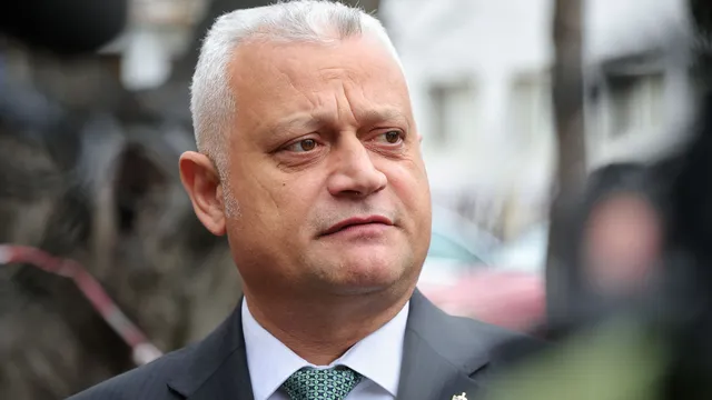 Дечев: Откриваме списъци с имена дори във фризьорски салони