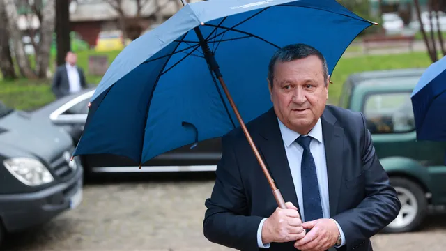 Адемов: Търси се общо приемно семейство за двете деца от Ямбол