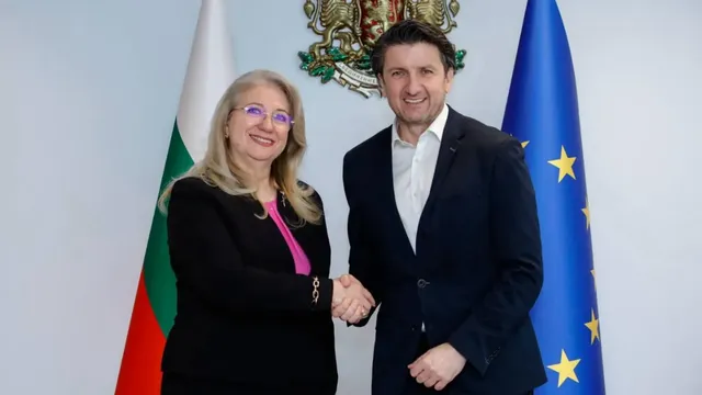 Министърът на туризма: Браншът може да запази цените на летните пакети