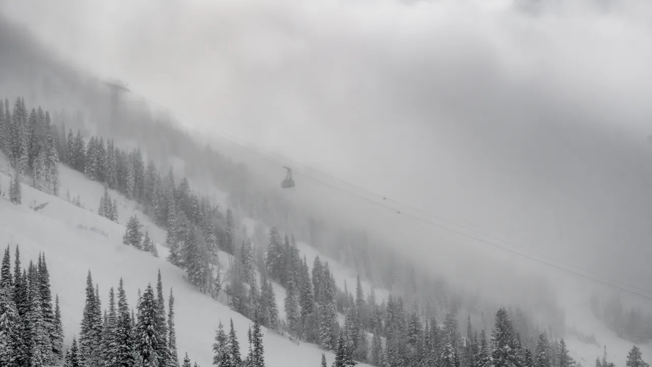 Сериозен лавинен риск в планините, предупреждава ПСС
