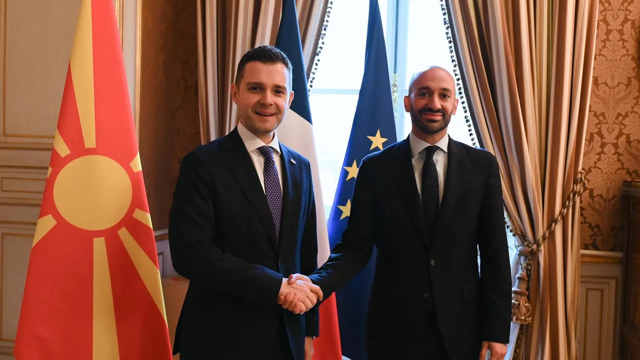 Муцунски в Париж пропусна да спомене Френското предложения и борбата за "македонска идентичност"