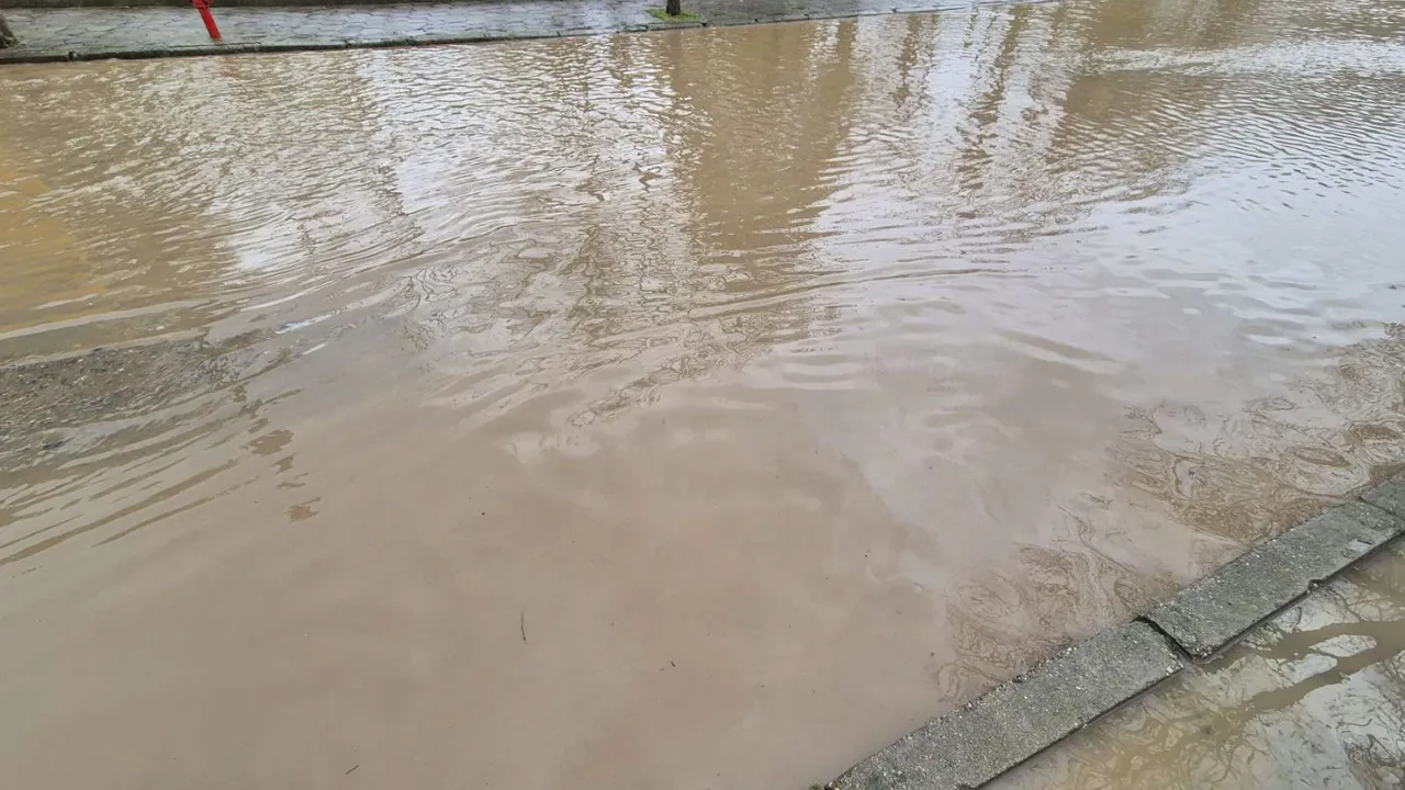 Бедствено положение в Ардино: Река Арда заля ключов мост