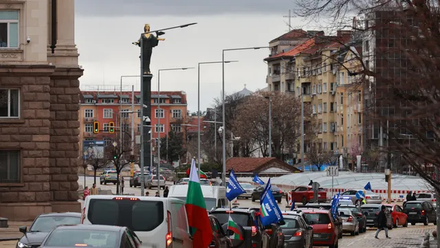 Протестен конвой блокира центъра на София заради цените на горивата