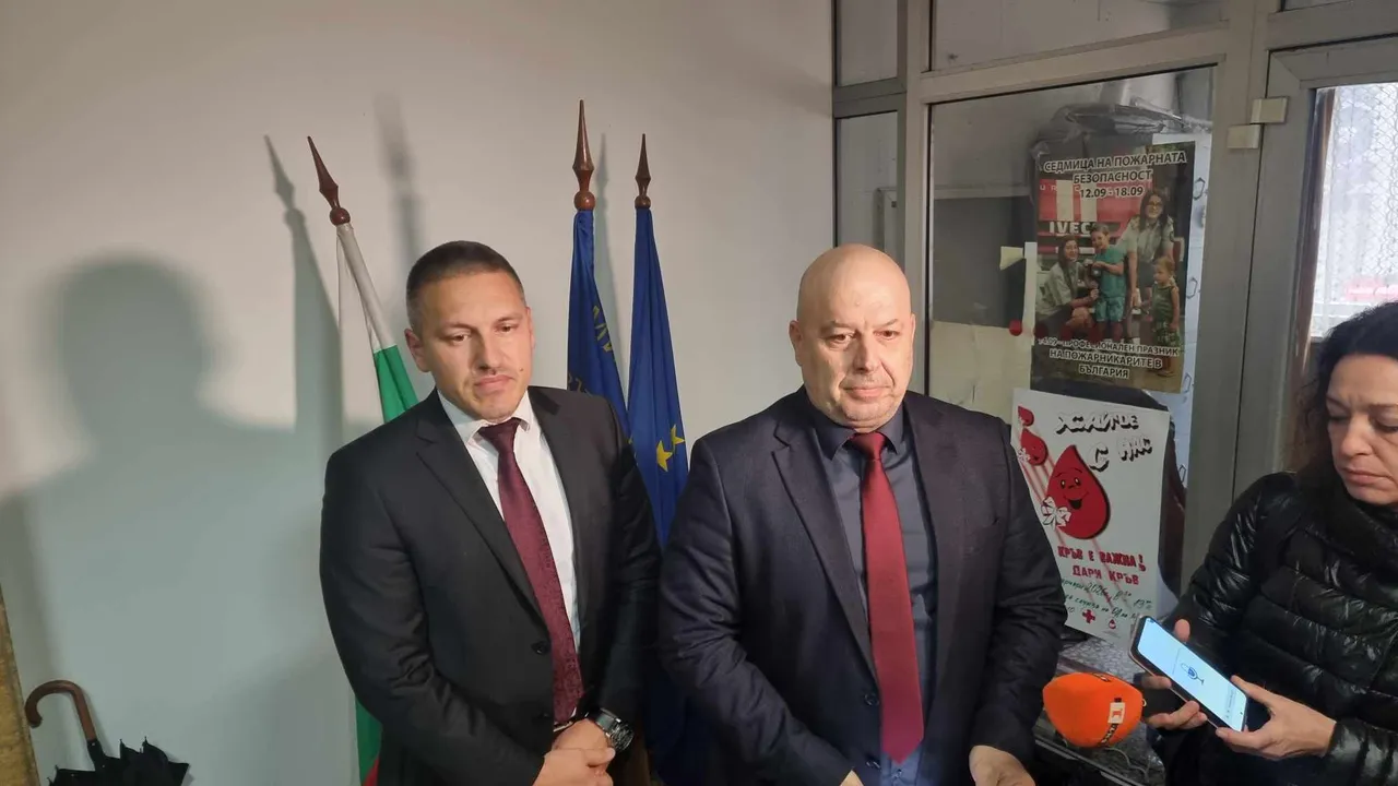 Хардискът на демокрацията: МВР откри данни на над 1000 човека в компютър