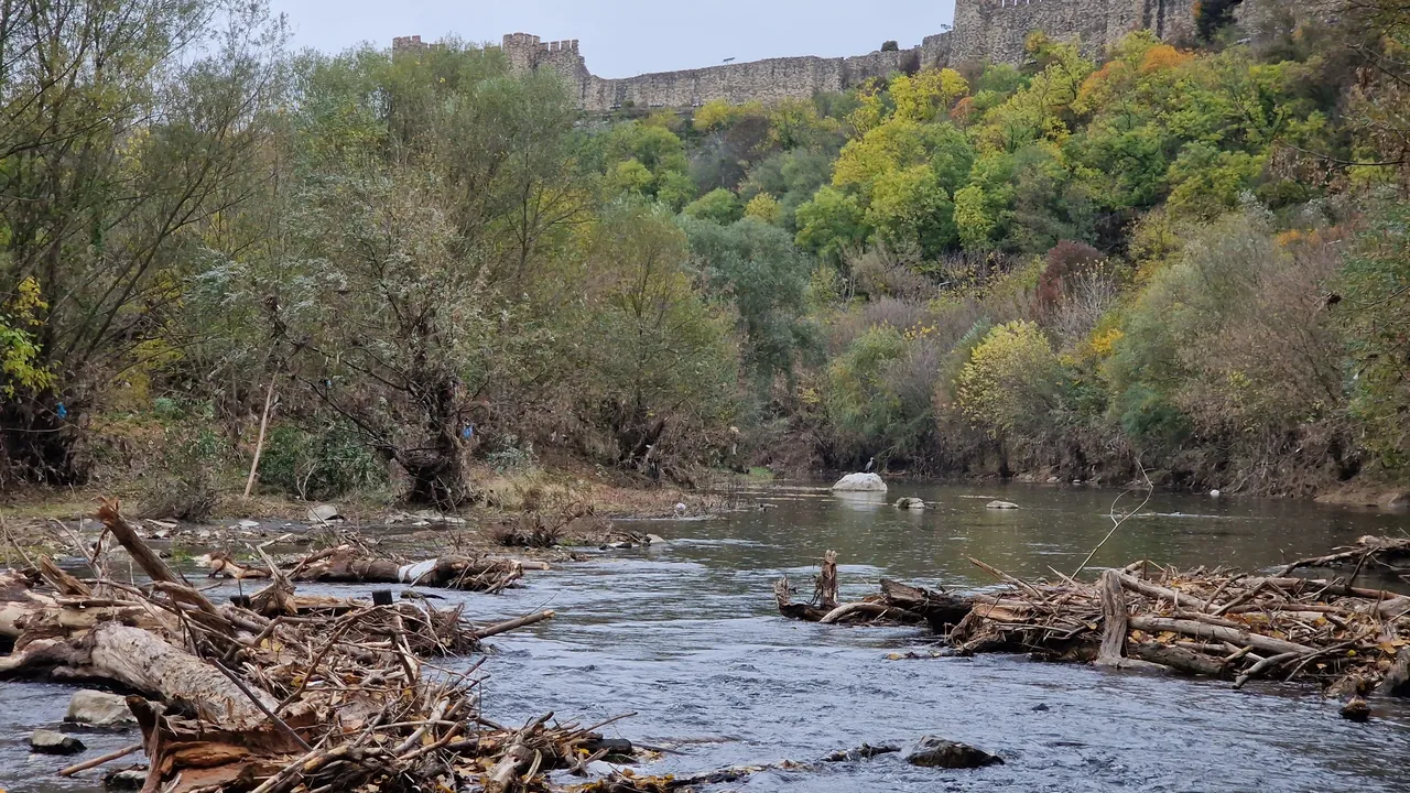 Язовир „Александър Стамболийски“ прелива