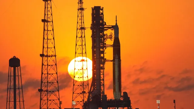 Мисията "Артемис 2" пое към Луната след ключова маневра