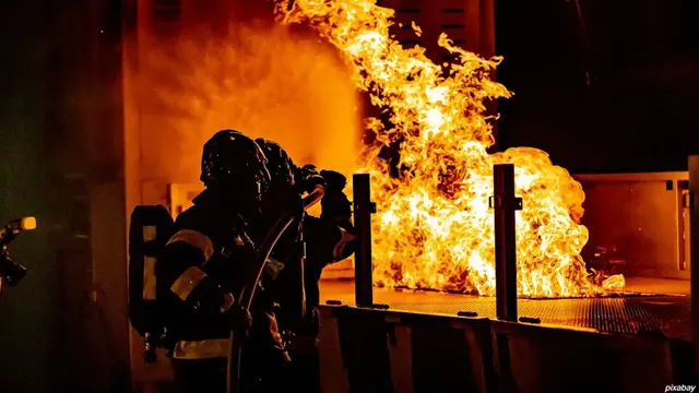 Възрастен мъж загина при пожар в дома си в Плевенско