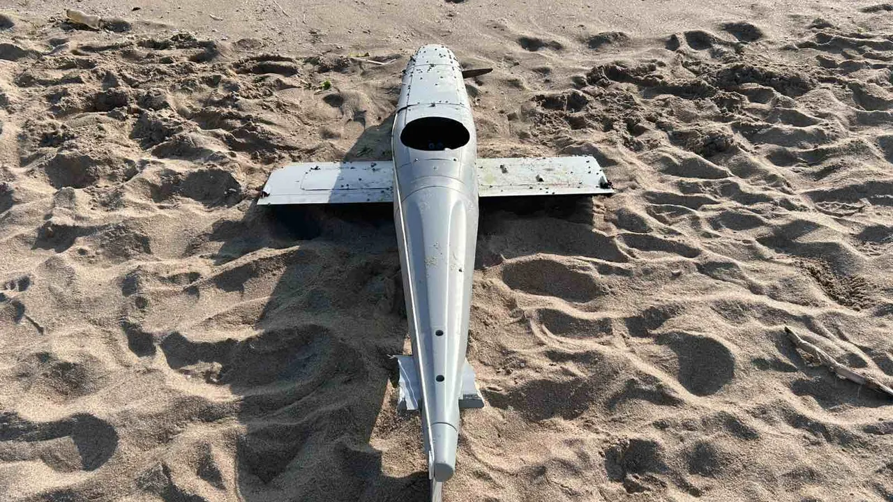 Част от боен дрон изплува на плажа в Крайморие