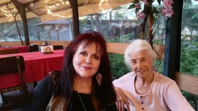 Приятелка на Янка Рупкина: Пратена е у дома, докато се бори за живота си