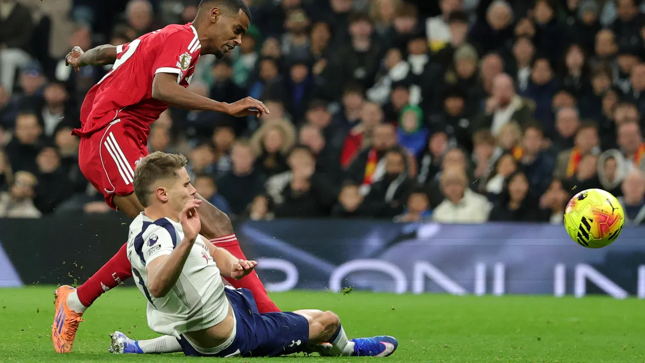 Рекордната покупка на Ливърпул пред завръщане след 101 дни