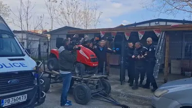 В "Столипиново": Иззеха списъци с имена на хора и общо 10 895 евро