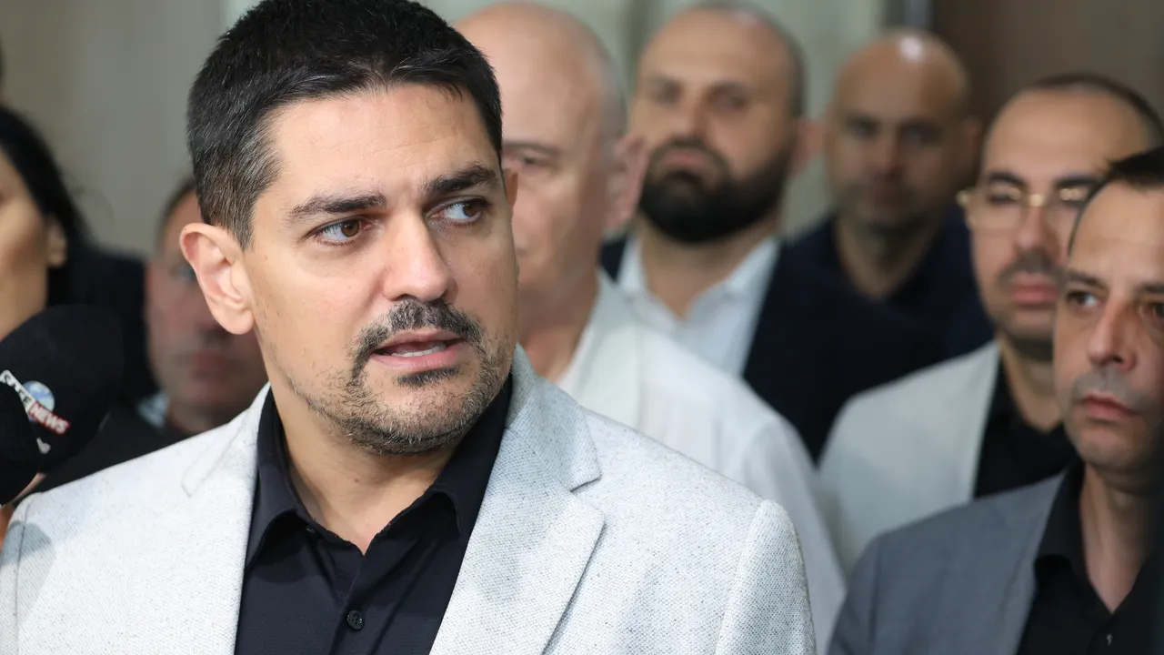 Радостин Василев: Като влезем в НС, ще забраним социологическите проучвания