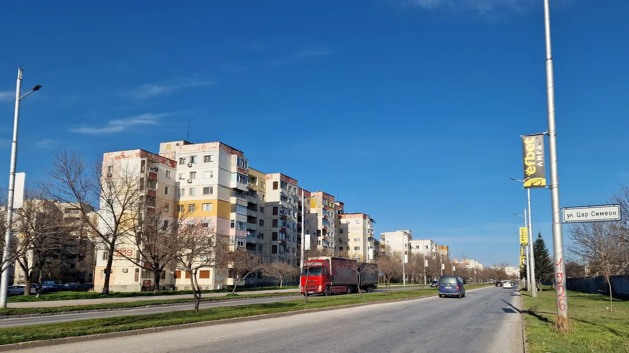 Жена с деменция загина след падане от блок в Пловдив