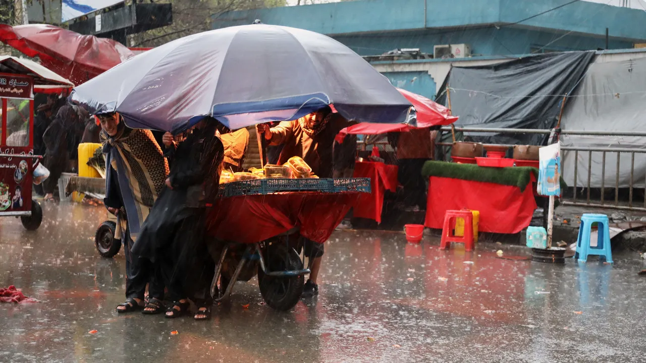 Проливни дъждове и наводнения отнеха живота на десетки в Афганистан