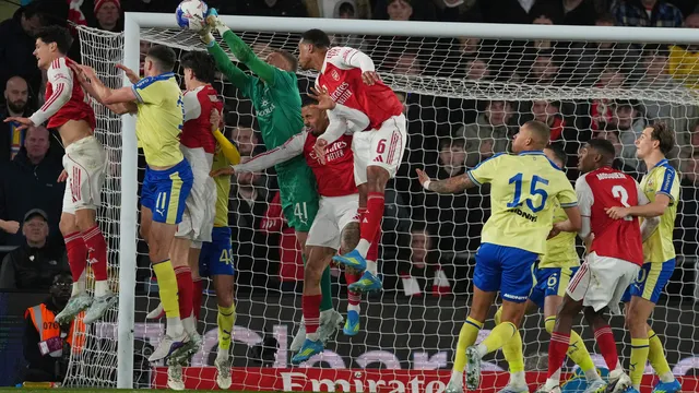 Магията на ФА Къп: Арсенал елиминиран от „светците"