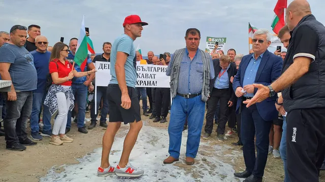 Граждани на Долни Богров протестираха заради замърсяване на езерата