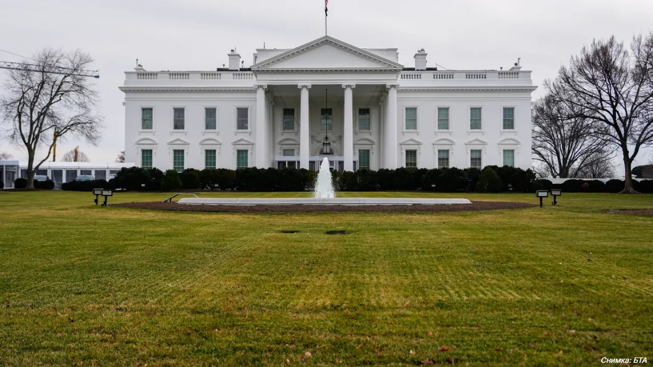 Белият дом отрече слуховете, че президентът е хоспитализиран