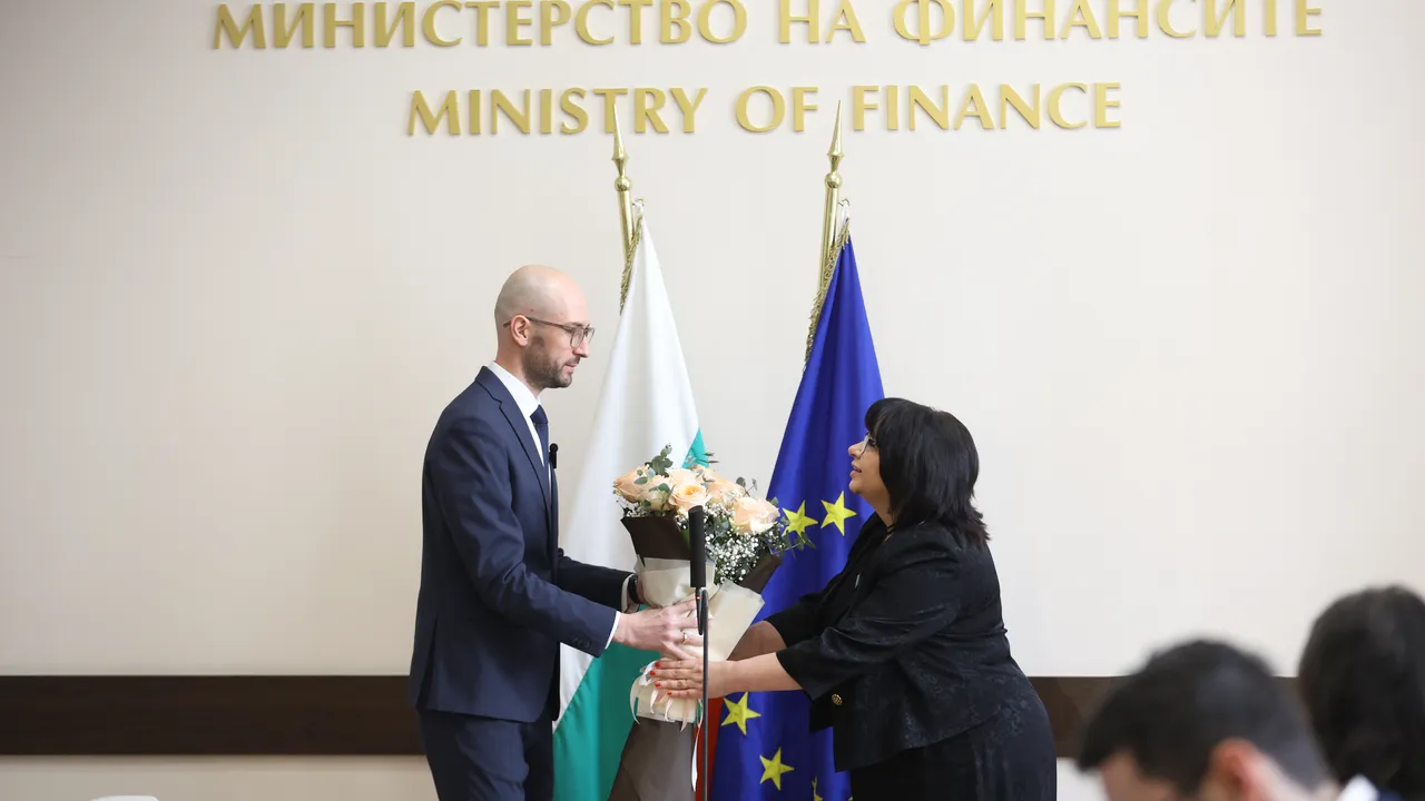 В удължителен бюджет: Рекорден дефицит за първите три месеца